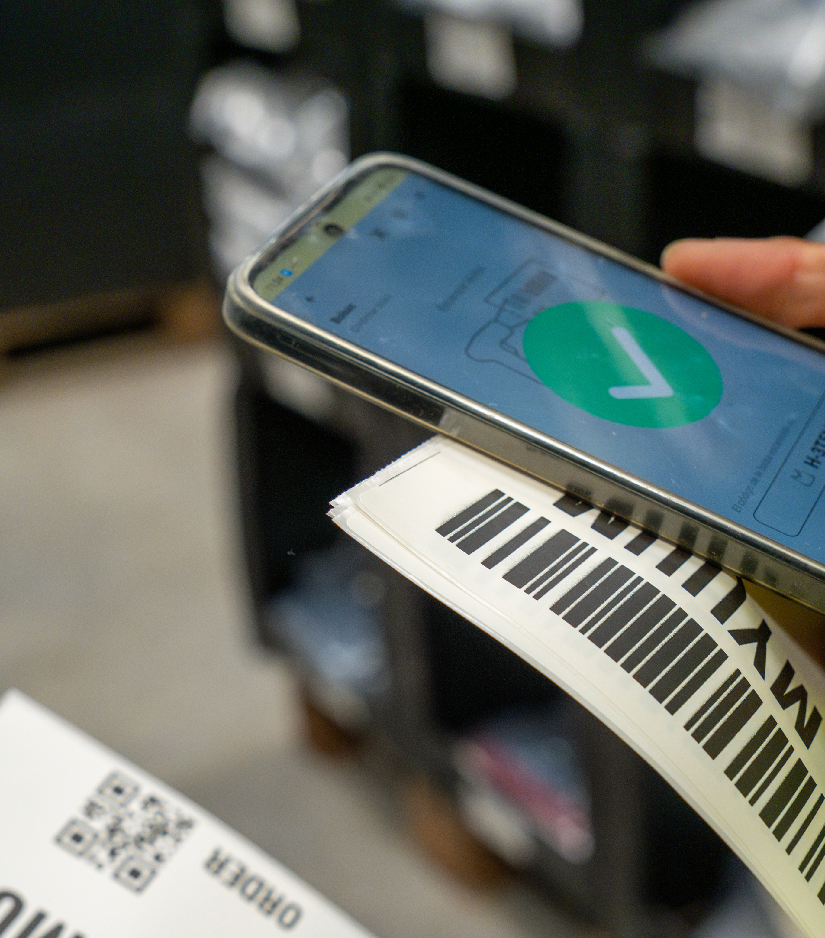 What Is Social Shopping and How to Benefit from It