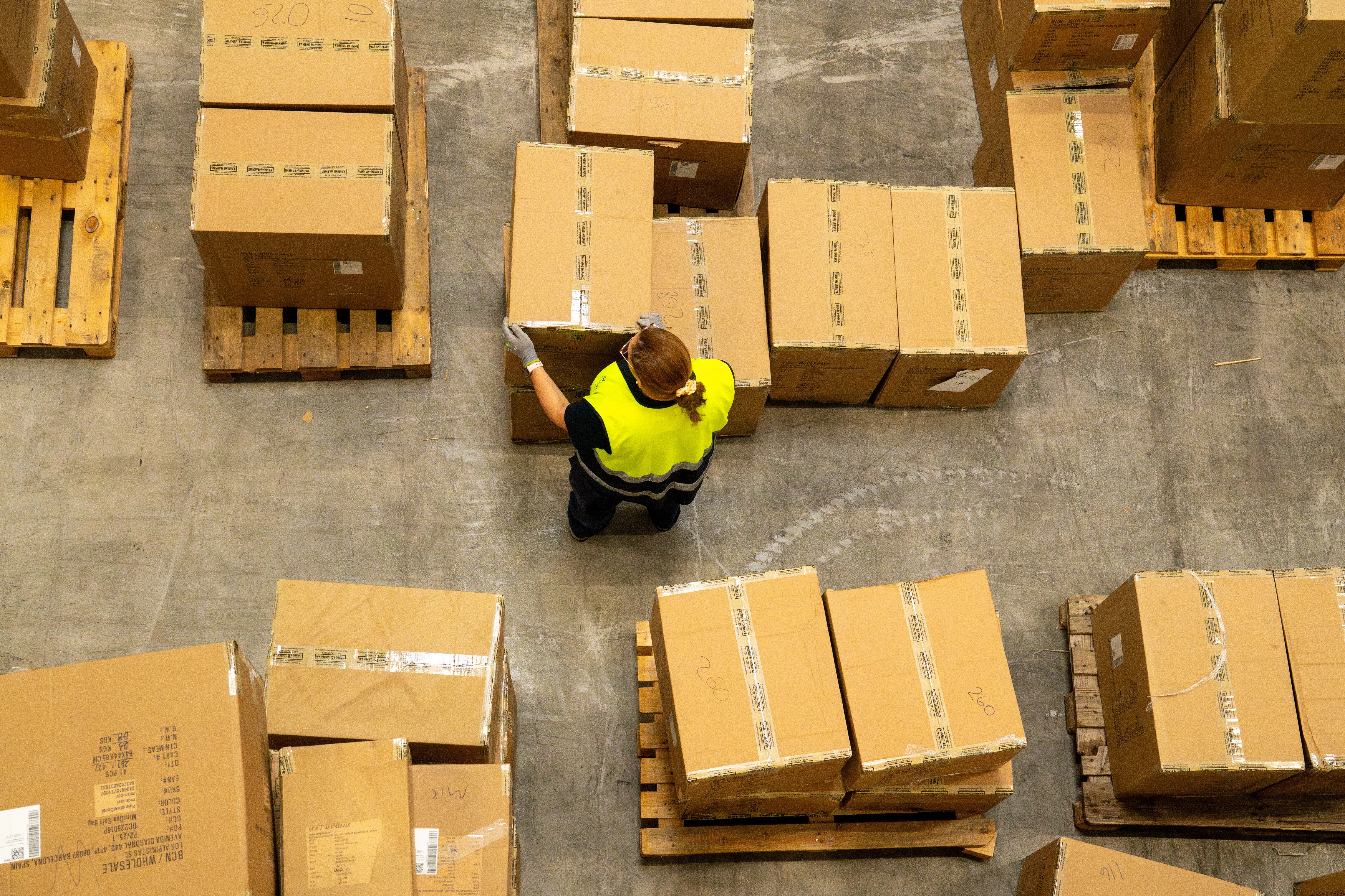 Fulfillment Center: What It Is and How to Improve Your Logistics